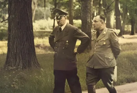 Адольф Гітлер і Мартін Борман