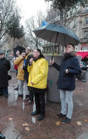 Іван&nbsp;Пастернак (голова Спілки української молоді Франції AJUF) Акція на підтримку України напередодні саміту «Нормандії» Париж 8 грудня 2019