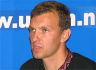 УНА поставила Віктору Ющенку за роботу «трійку» і в якості «покарання» не проти забрати машину в його сина