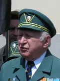 Орест Васкул шиє собі бандерівську форму, в якій увійде до парламенту