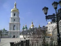 Чим ближче до московських попів, тим далі від Бога?