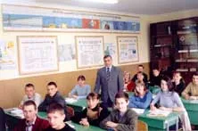 Найбільше українці довіряють учителям, найменше - політикам і повіям