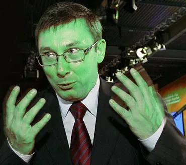 НУ-НС: Політики - не люди