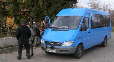 Подорож здійснили комфортабельним мініавтобусом на 18 осіб