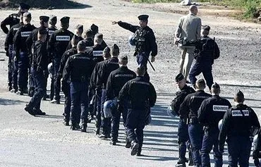 Французька влада почала зачистку таборів мігрантів у порту Кале