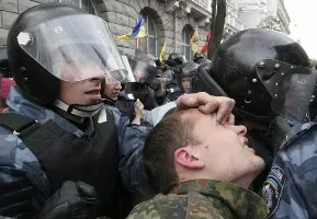 Причина пасивності народних мас  - українофобський терор репресивно-каральної системи республіки 