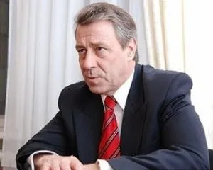 Ящик Пандори: У Тимошенко вже смакують спокусу посадити Януковича та Азарова