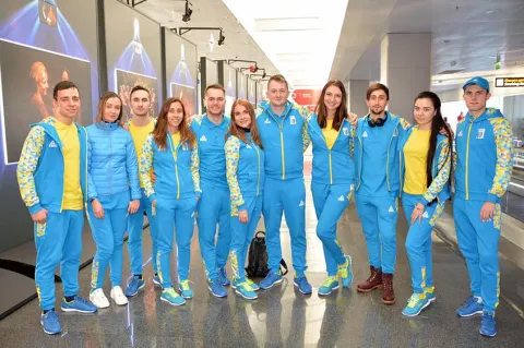  11 УЧАСНИКІВ УКРАЇНСЬКОЇ ДЕЛЕГАЦІЇ ПЕРЕД ПОЧАТКОМ ПОДОРОЖІ НА «КОРАБЛІ МОЛОДИХ ЛІДЕРІВ СВІТУ»