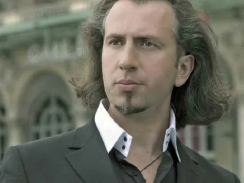 Vassyl Slipak, chanteur à l'Opéra de Paris 2001-2002 Archives Natalka Horiszny.jpg