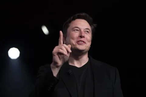Ілон Маск (Elon Reeve Musk; нар. 28 червня 1971, Преторія, ПАР) – інженер, підприємець, винахідник, інвестор, мільярдер