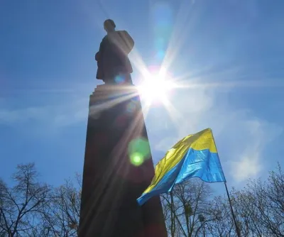 Канів. Освячення сонячно-блакитних прапорів Шевченковим словом (фоторепортаж)
