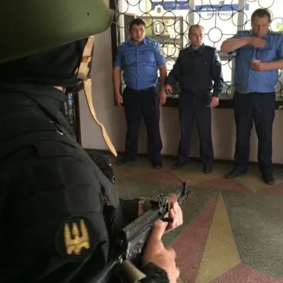 Як починається наша реконкіста, або тиждень життя українського журналіста серед «чорних чоловічків»