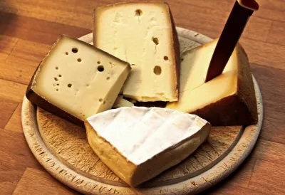 С чем есть швейцарский сыр