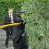 Вінок, який напав на Януковича, продадуть в рабство з аукціону