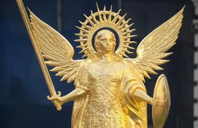 Архістратег Михаїл на південній брамі Софії Київської