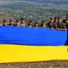 Під Алуштою деградати зірвали щойно встановлений на вершині український прапор і повісили там радянський