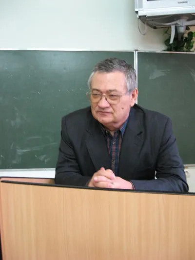 Доктор філологічних наук, професор, експерт з інформаційної політики та комунікаційних технологій. Був завідувачем кафедри інформаційної політики Національної академії державного управління при Президентові України, заслужений журналіст України. Автор чис