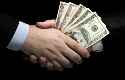 Як зберегти та примножити активи: інвестиційні фонди проти офшорів