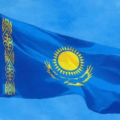 В Казахстані почали полювання за російськими триколорами