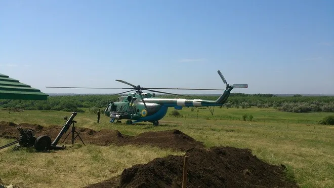Прилетить генерал голубим вертольотом і безплатно покаже "кіно"... Фото: Роман Мартинюк