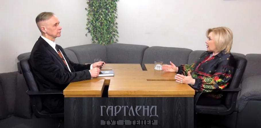 Ігор Каганець і Оксана Білозір у студії відеоканалу Гартленд